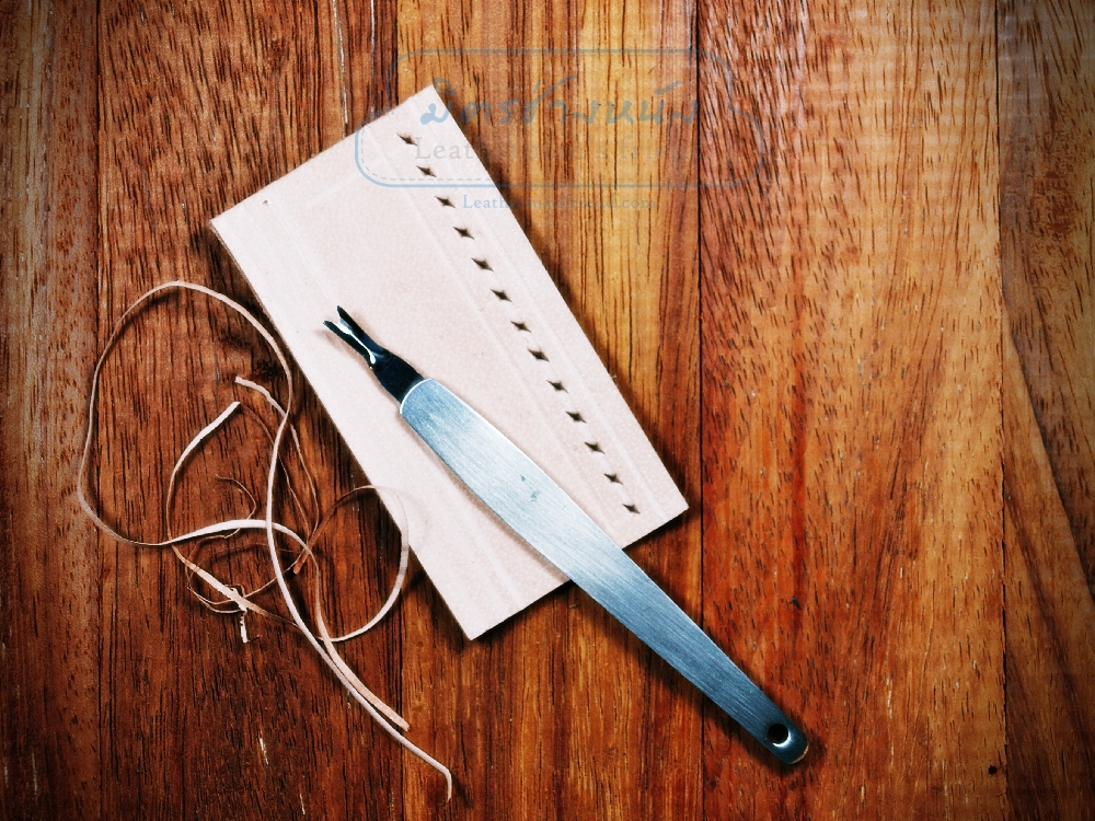 ไม้แคะหูรุ่นประหยัด แบบร่อง V