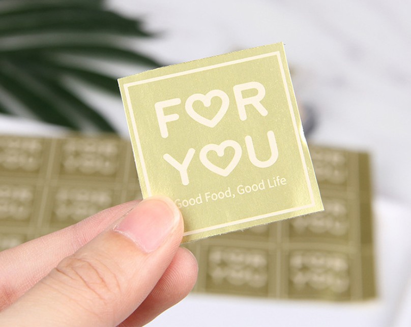 สติ๊กเกอร์ Thank you กระดาษเคลือบกันน้ำ ขนาด 4x4 ซม. สำหรับติดกล่องสินค้า กล่องเค้ก-เบเกอรี่ (แพ็ค 300 ดวง)