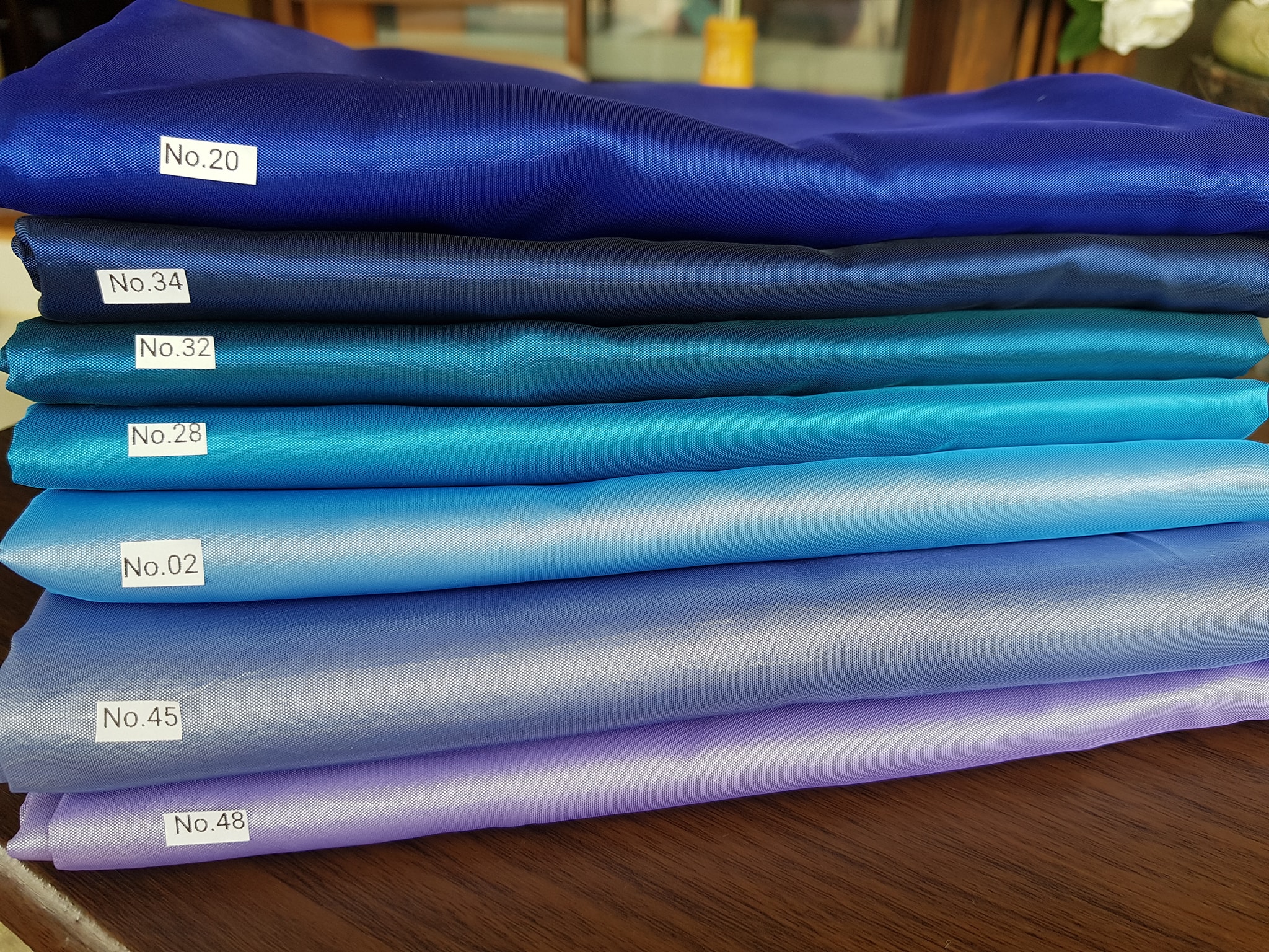 ผ้าไหมสังเคราะห์ทอเครื่องสีพื้น Plain Synthetic Silk