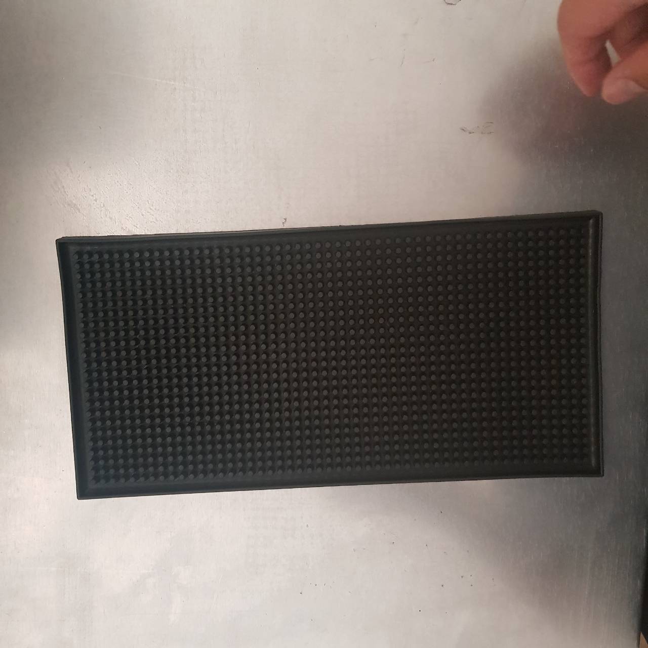 เสื่อบาร์ยางกันลื่น แผ่นรองจานรองแก้ว 15 x 30 ซม. Rubber Bar mat 15 x 30 cm. รหัส 1028