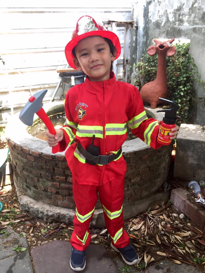 ชุดนักดับเพลิง ชุดแฟนซีอาชีพนักดับเพลิงสำหรับเด็ก พร้อมอุปกรณ์ครบเซต