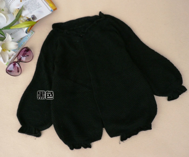 Pre Order - เสื้อกันหนาวแฟชั่นเกาหลี เสื้อคาร์ดิแกน ทรงค้างคาว แขนห้าส่วน สี : สีดำ / สีกากี / สีแดงแตงโม / สีเบจ / สีเขียว / สีเทา / สีแดง