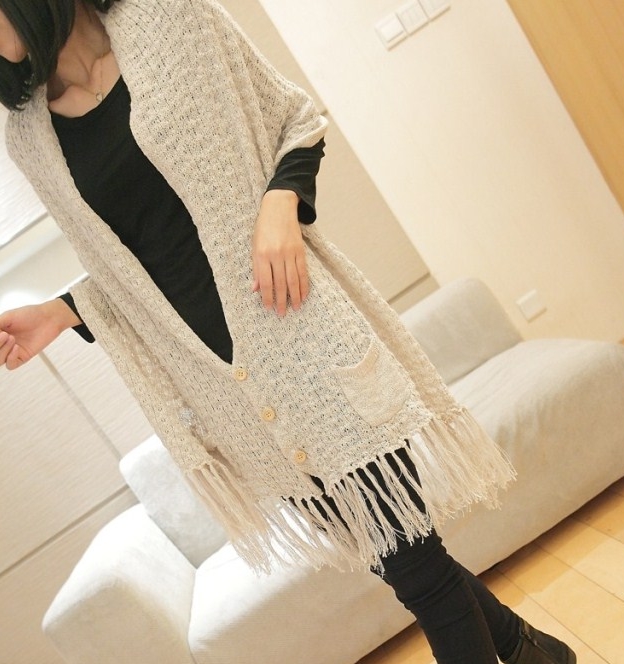 Pro Order - เสื้อกันหนาวแฟชั่น กระดุมหน้า มีกระเป๋าสองข้าง สามารถเปลี่ยนผ้าคลุม ผ้าพันคอก็ได้ : สีกากี / สีครีม