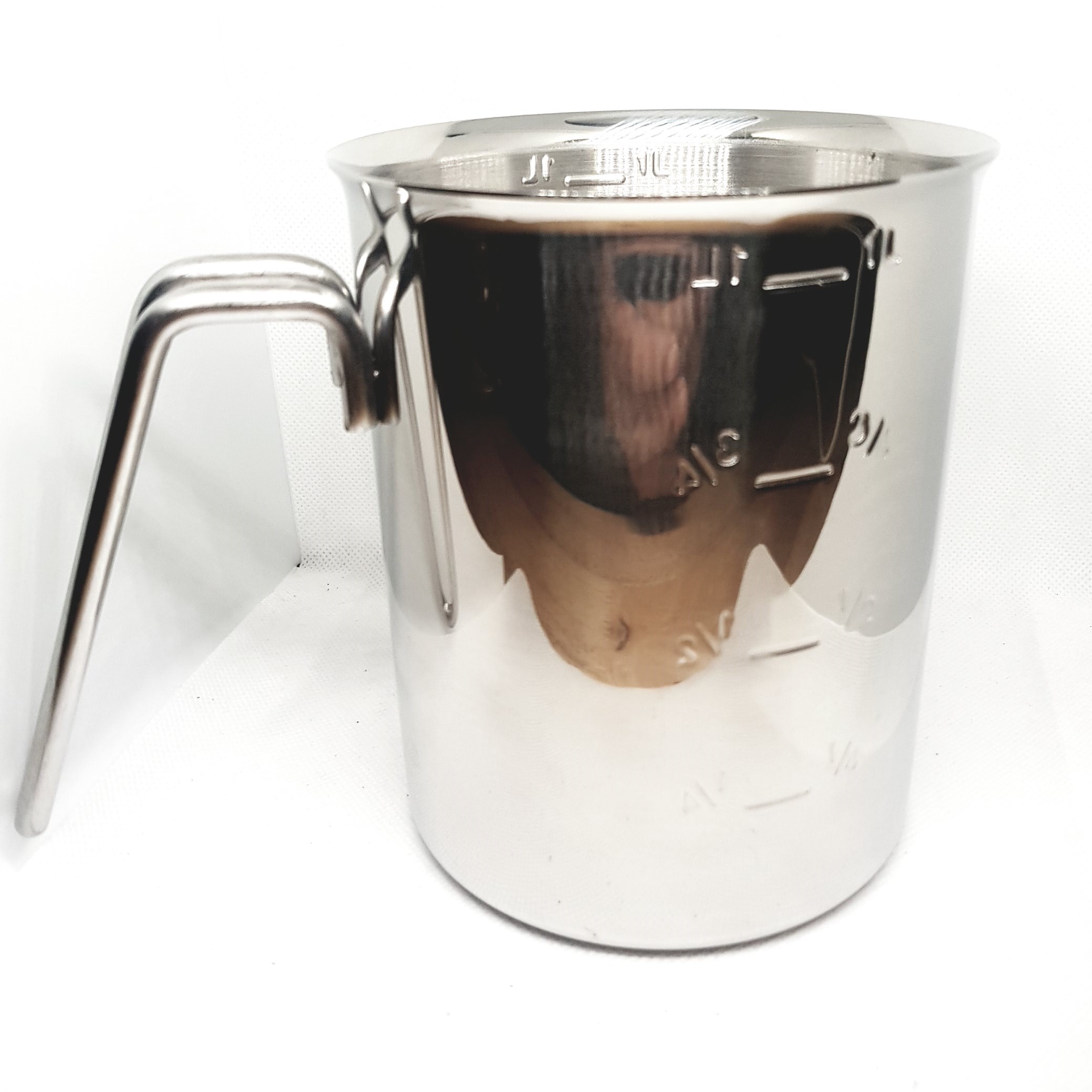 เหยือกสแตนเลสหนามีหูจับมีขีดสเกล ทรงกระบอก ขนาด 1000ml 360g รหัส 2017