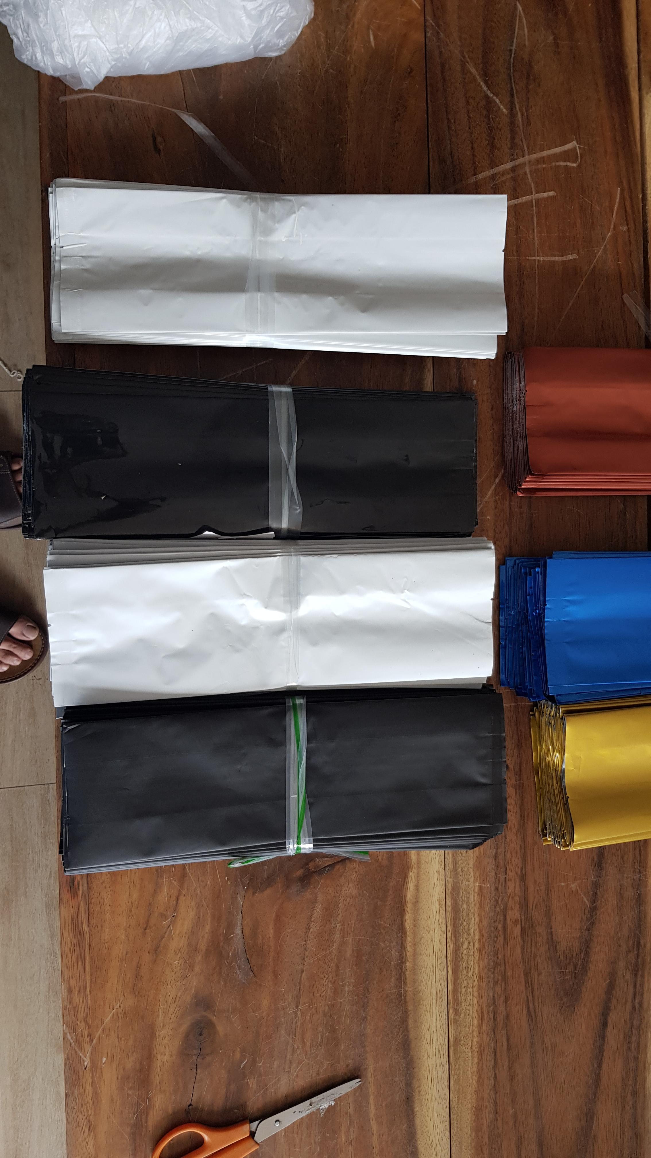 ซองฟอยด์ สี บรรจุชา กาแฟ 500 กรัม ความยาว 320 มม. * กว้าง 100 มม. * หนีบขอบ 60 มม.จำนวน 50 ใบ