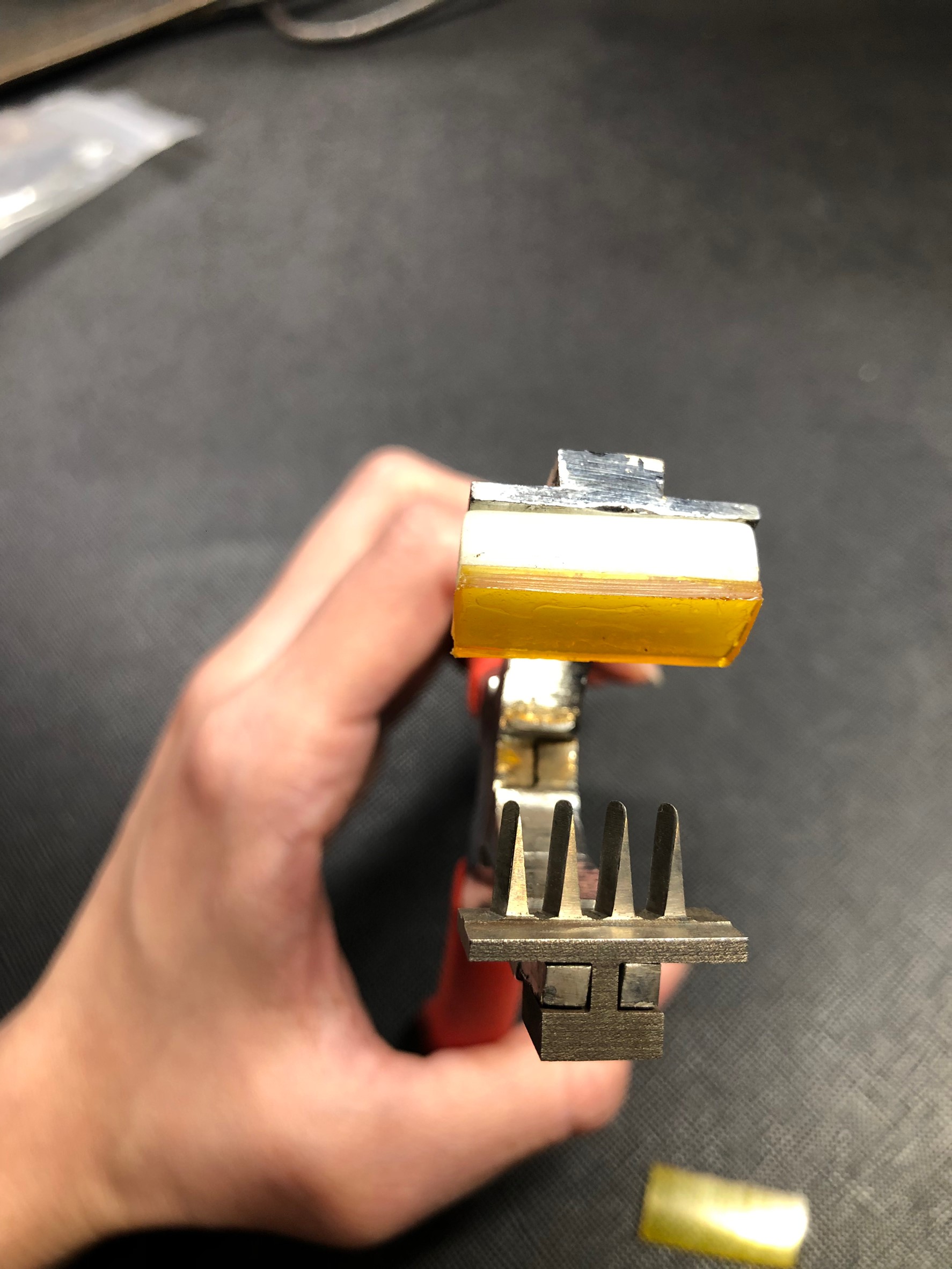 คีมส้อมตอกหนัง สำหรับทำงานกลางคืนไม่รบกวนคนรอบข้าง แบบเฉียง ขนาดฟันห่าง 3.85 มิล พร้อม หัว 4 ฟัน และ 2 ฟัน