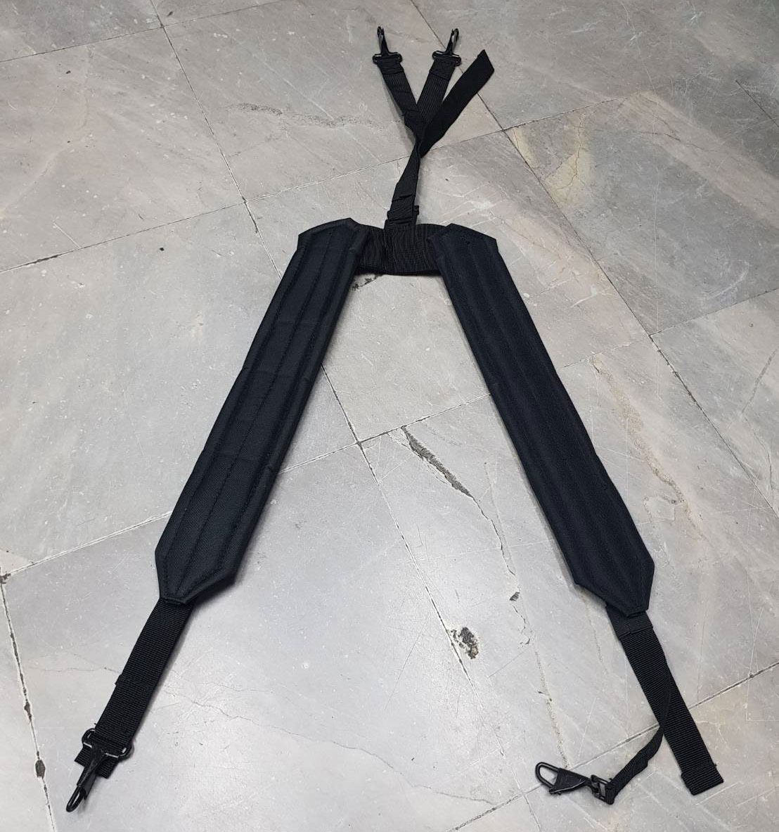 สายโยงบ่า ตัว Y ทหาร