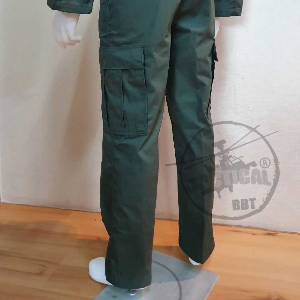 ชุดฝึก ชุดฟาติก 6 กระเป๋า เสียบในกางเกง - เขียว