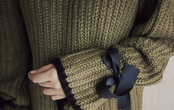 PreOrderคนอ้วน - เสื้อไหมพรม ไซส์ใหญ่ คอกลม ผูกโบว์ที่แขน สี : เขียว / ขาว