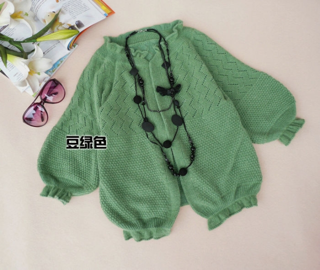 Pre Order - เสื้อกันหนาวแฟชั่นเกาหลี เสื้อคาร์ดิแกน ทรงค้างคาว แขนห้าส่วน สี : สีดำ / สีกากี / สีแดงแตงโม / สีเบจ / สีเขียว / สีเทา / สีแดง