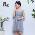 ชุดเพื่อนเจ้าสาวผ้าโปร่งตาข่ายคลุมไหล่ สีเทา เอวประดับดอกไม้