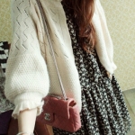 Pre Order - เสื้อกันหนาวแฟชั่นเกาหลี เสื้อคาร์ดิแกน ทรงค้างคาว แขนห้าส่วน สี : สีดำ / สีกากี / สีแดงแตงโม / สีเบจ / สีเขียว / สีเทา / สีแดง