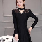 เดรสลูกไม้เนื้อหนาสีดำ แขนยาวเนื้อผ้าลูกไม้ทอลายดอกไม้สวยงาม