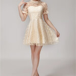 เดรสลูกไม้สีครีมแขนสั้น เนื้อผ้าลูกไม้ทอลายดอกไม้สวยงานปักหรูหรา