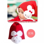 หมวกไหมพรมสีแดง มีหัวกระต่ายสีขาวติดประดับ2ข้าง