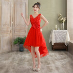 ชุดราตรีออกงานสีแดง คอวีแต่งด้วยผ้าดอกไม้