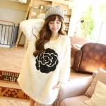 Pre Order - เสื้อกันหนาวแฟชั่นเกาหลี ขนสัตว์นำเข้า มีความนุ่มสบาย : สีขาว / สีดำ