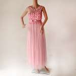 เดรสยาวออกงานสีชมพู ปักดอกไม้มุก ปักดอกไม้มุกรอบคอ หน้าอกผ้าตาข่ายซีทรู