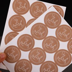 สติ๊กเกอร์ Thank you กระดาษเคลือบกันน้ำ ขนาด 3.5 ซม. สำหรับติดกล่องสินค้า กล่องเค้ก-เบเกอรี่ (แพ็ค 300 ดวง)