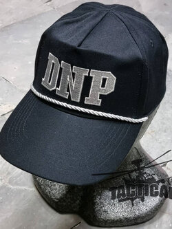 หมวกแก๊ปซิปหลัง DNP เชือก ดิ้นเงิน