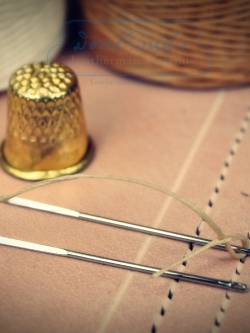 เข็มปลายไดมอน สำหรับเย็บหนัง ไม่ทำให้รูโต และ ไม่ติดก้นเหมือนเข็มทั่วไป เบอร์4 จำหน่ายเป็นคู่ คู่ละ 20 บาท