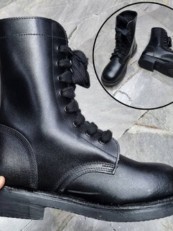 รองเท้าคอมแบทพื้นแข็ง