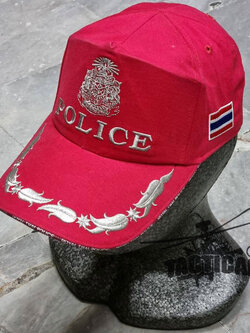 หมวกแก๊ป แผ่นดิน + POLICE มี 1 ช่อ สีแดง ขอบหนา ซิปหลัง