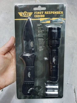 (SALE) ชุด Combo UZI มีดพับ + ไฟฉาย