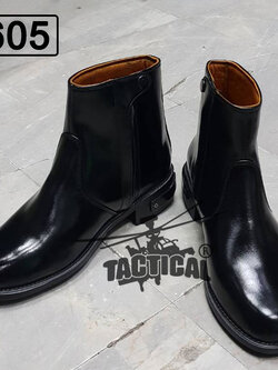 รองเท้าฮาฟสั้น หนังแท้ 605 ถูกระเบียบ