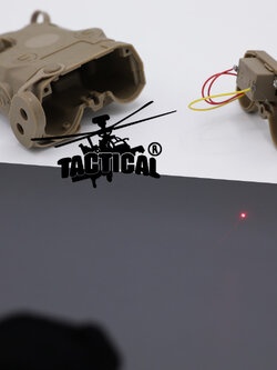 กล่อง PEQ Laser ชี้เป้าสีแดง (สามารถเก็บแบตเตอรี่ได้)